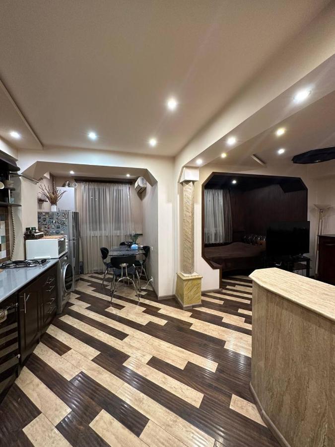 Studio Apartment Little Center, Heart Of เยเรวาน ภายนอก รูปภาพ